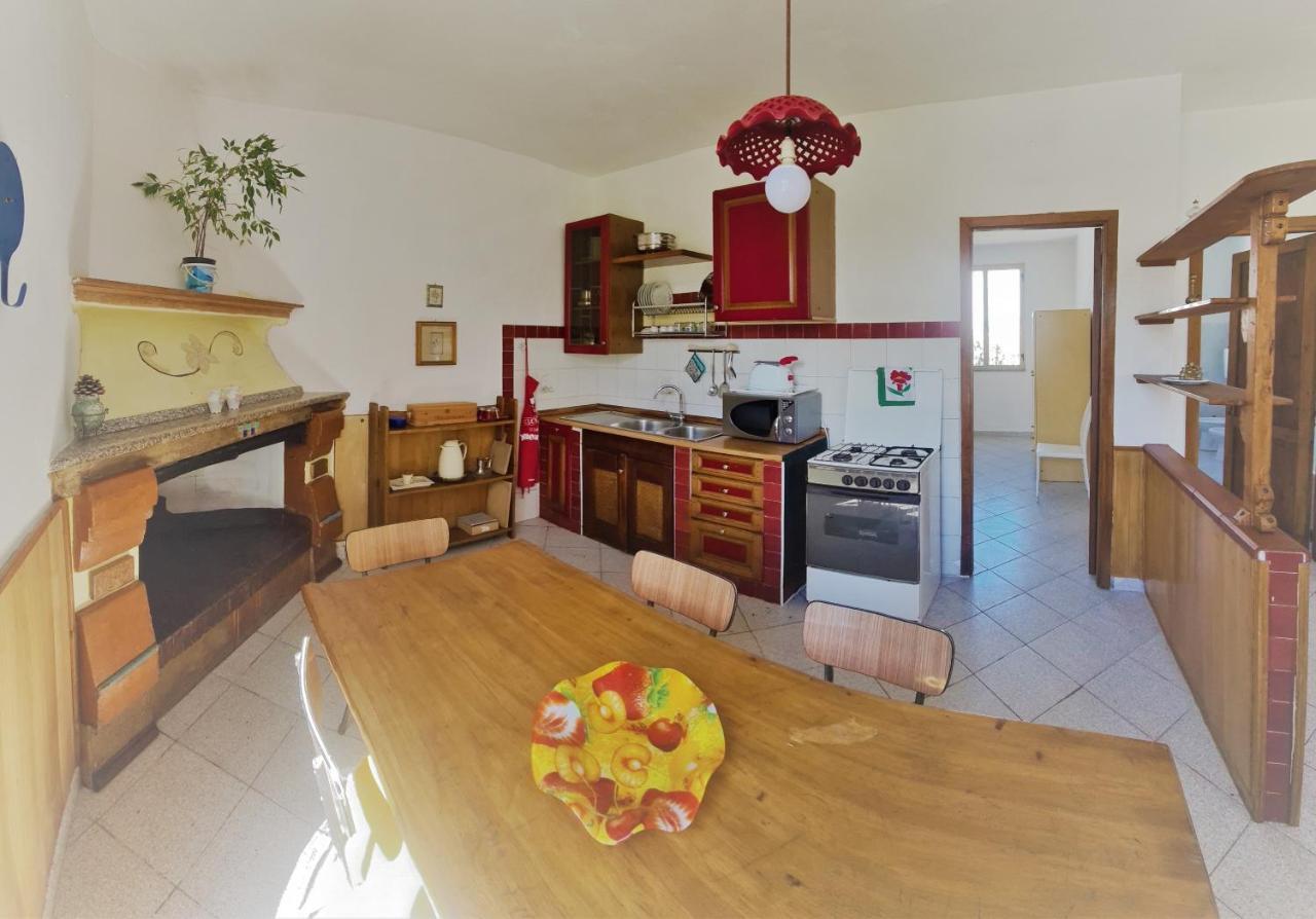 Cosy Home With Private Parking By The Sea Siniscola Bagian luar foto